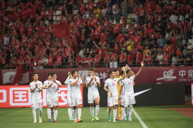 必一运动-京媒：陈戌源率75人出征西亚 国足想与澳共用主场