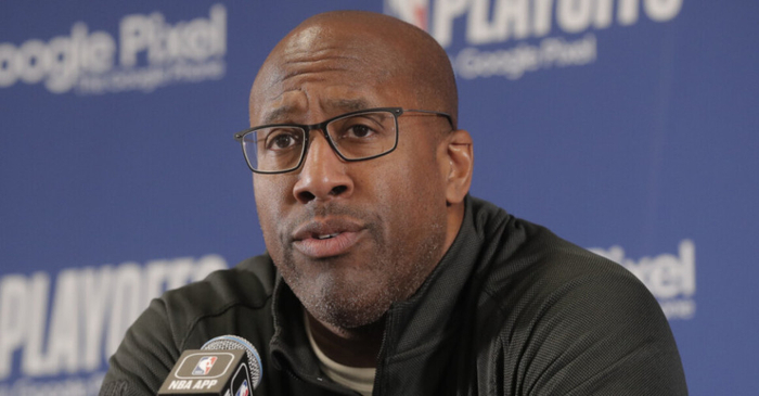 25比23！罚球比对手全队还多！两大名帅公开嘲讽|亚历山大|雷霆|活塞|谢伊·吉尔杰斯-亚历山大|俄克拉荷马雷霆队_新浪体育_新浪新闻